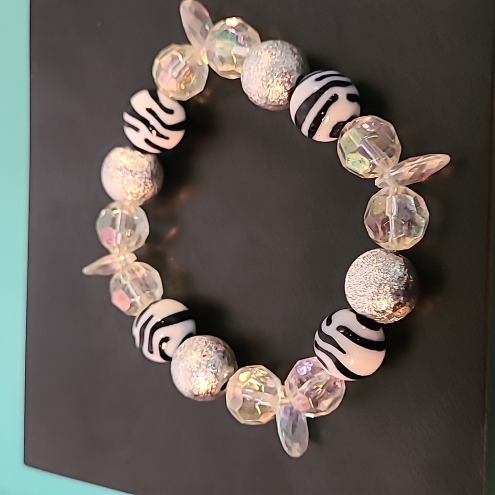 3 bracelets - Picture 4 of 5